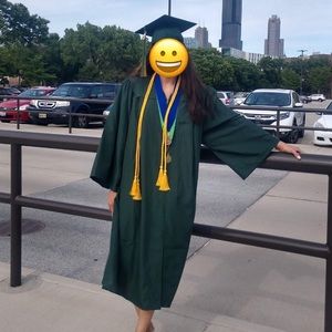 GRADUATION CAP AND GOWN DARK GREEN W TASSELS